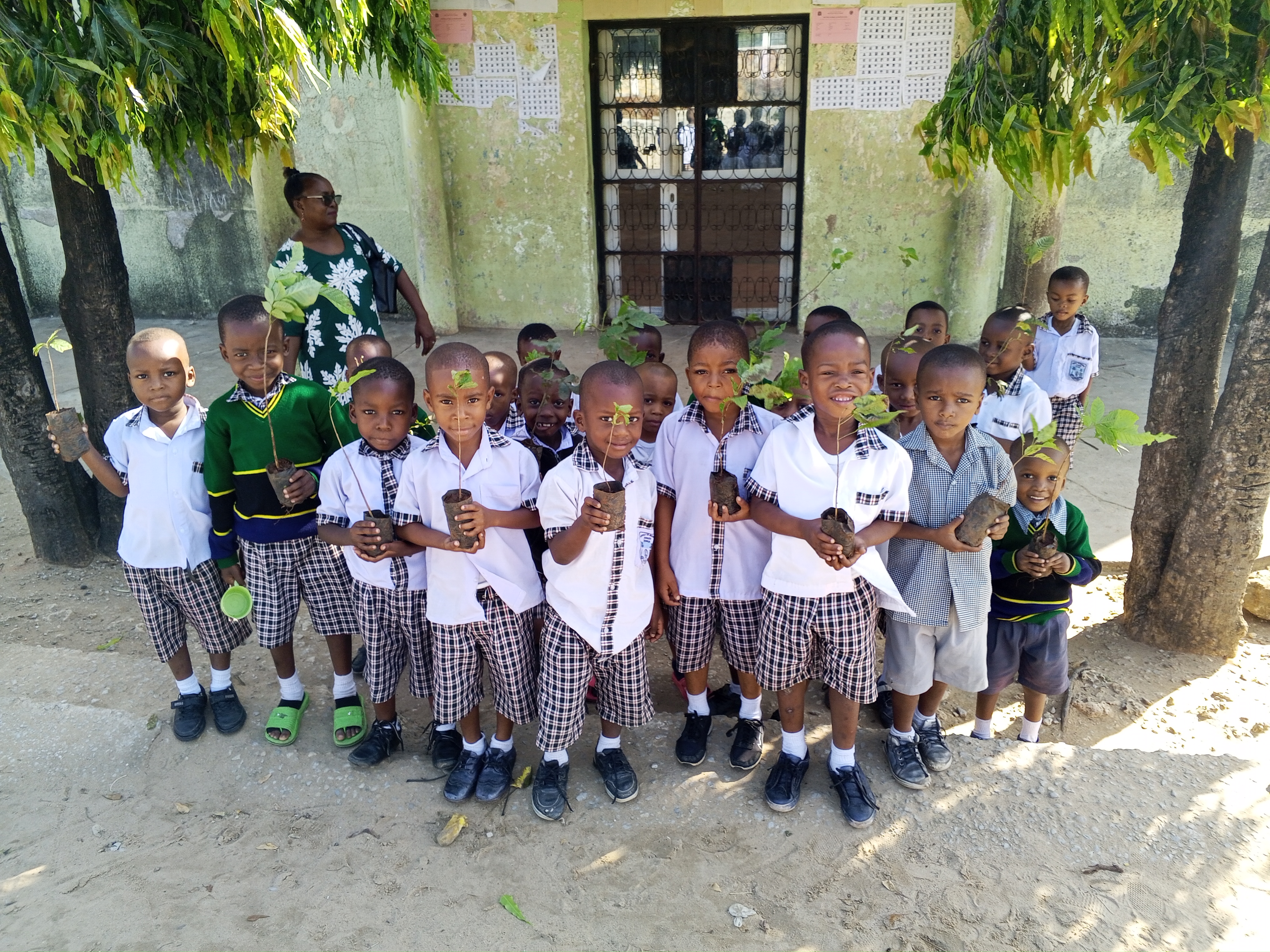 PLANT TO SMILE TOGETHER